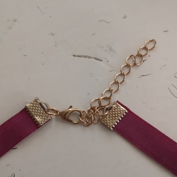 Burgundy Velvet Choker with Heart Pendant - Picture 4 of 5